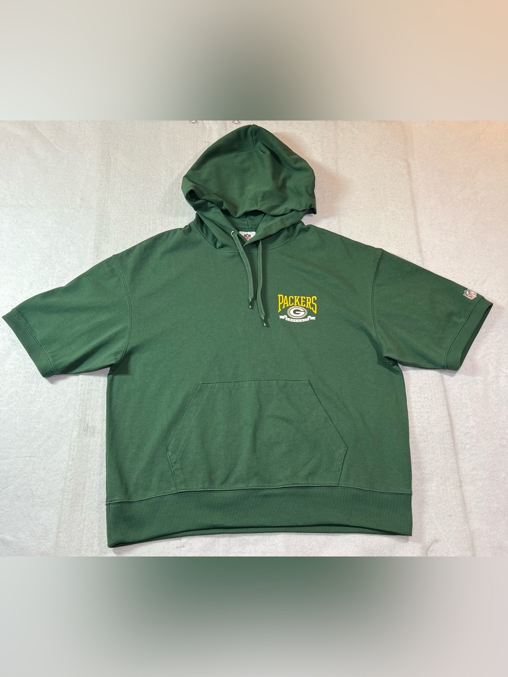 GU Japan x NFL Men’s/Unisex  Green Bay Packers Short Sleeve Hoodie, Boxy,Green,S